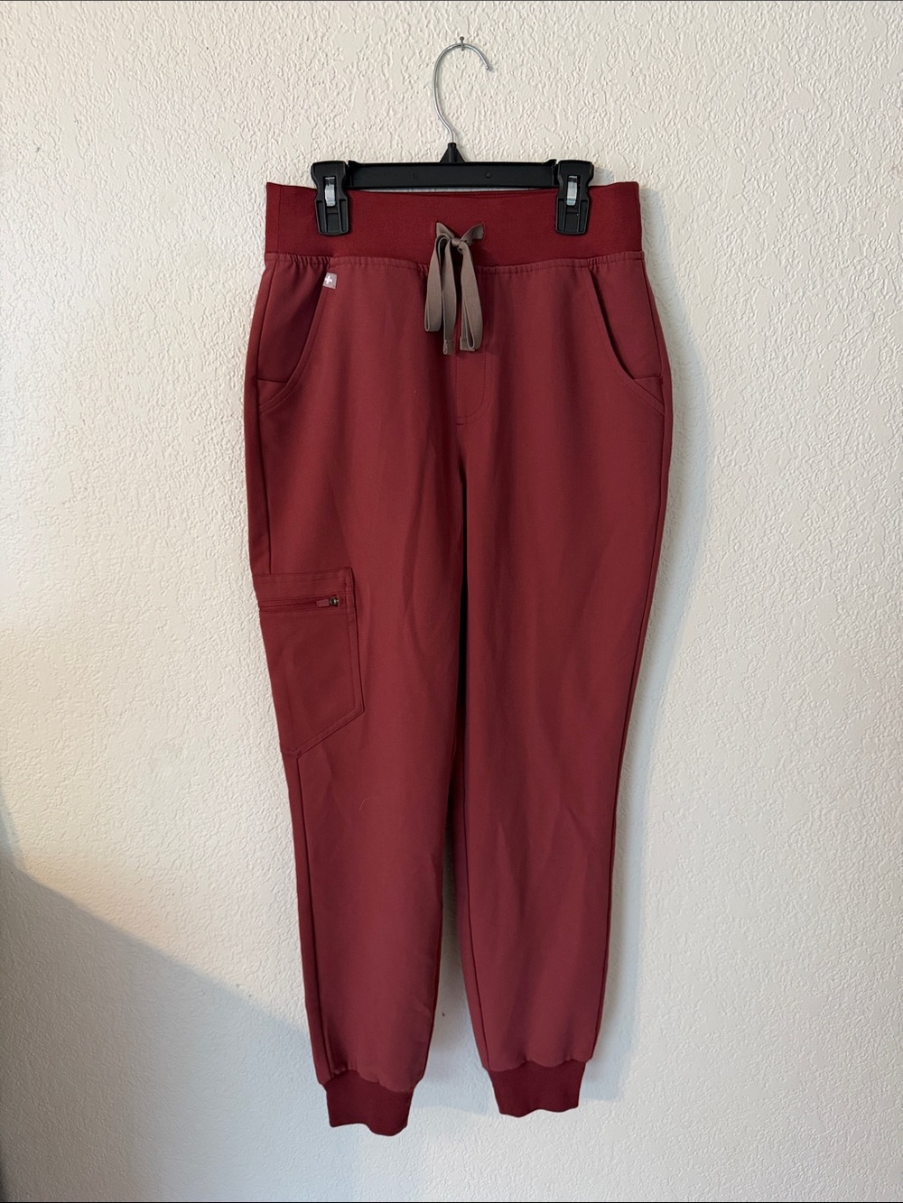 NWT Figs Women’s High Waisted Zamora Jogger Scrub Pants in Dark Cherry